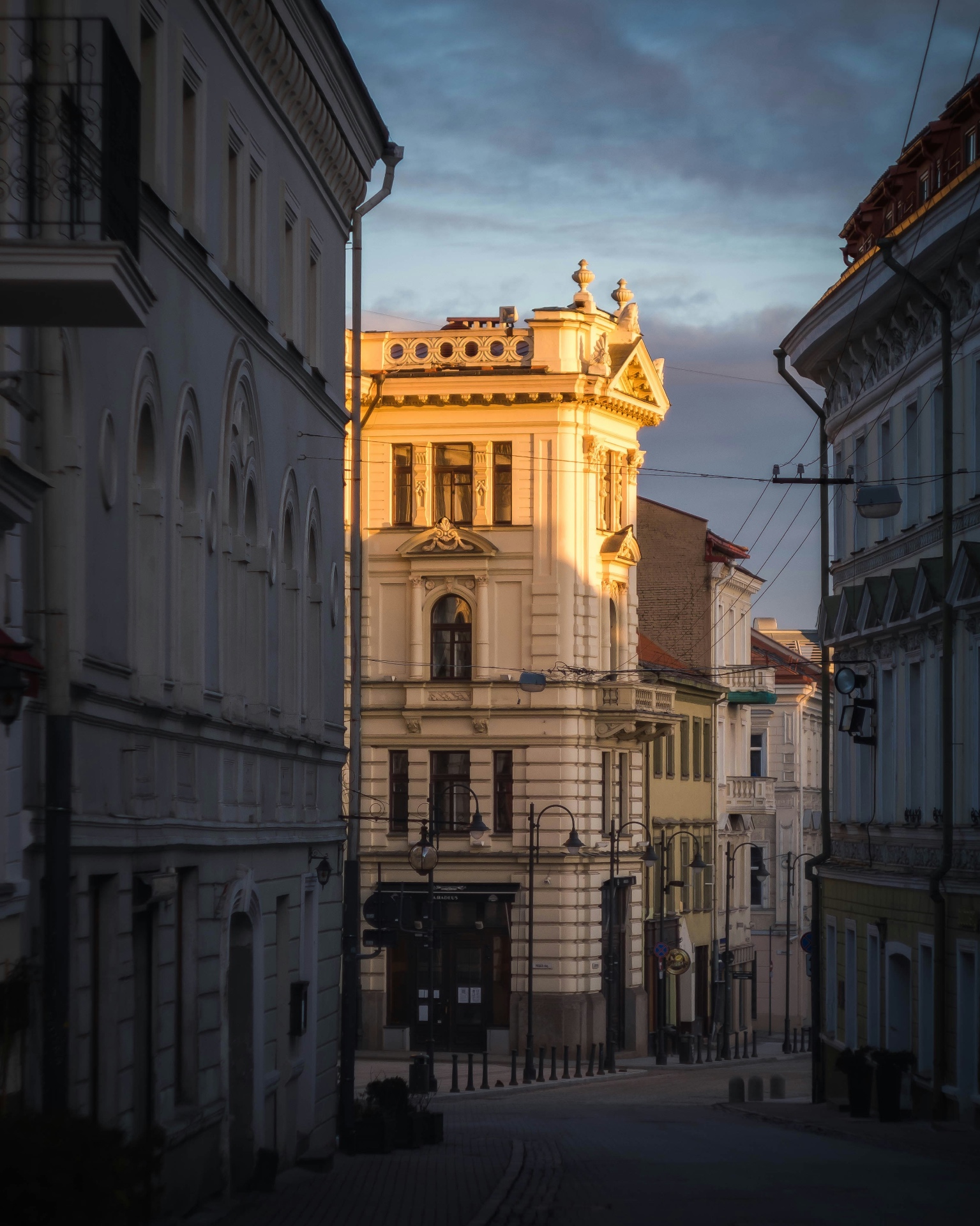 Lithuania — Vilnius · Kaunas · EUR